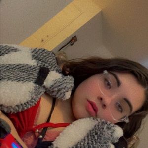 Meet your Posher, Elaina